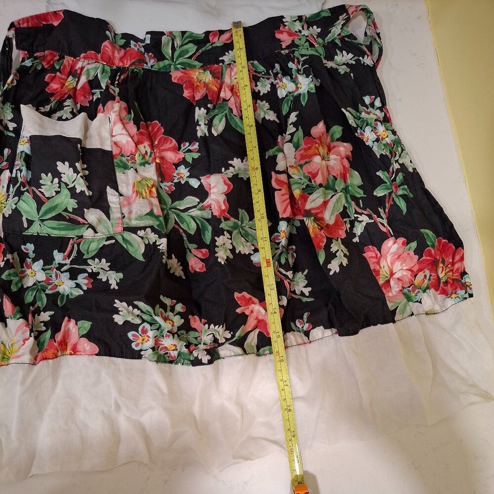 Cotton Apron VTG 50'sBlack w/Flowers 17 inches by 20